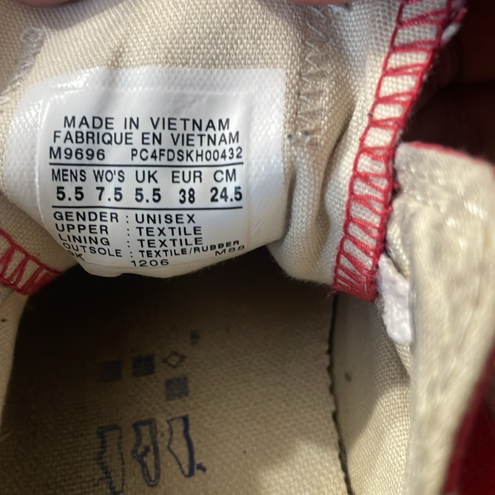 Unisex Converse red low top